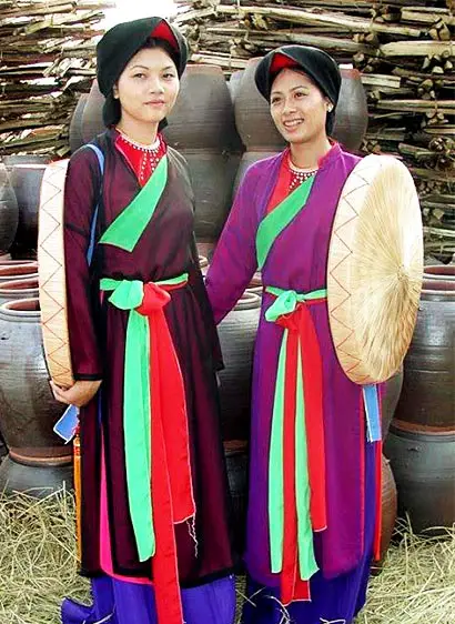 Vietnamese traditional Costumes & Dress